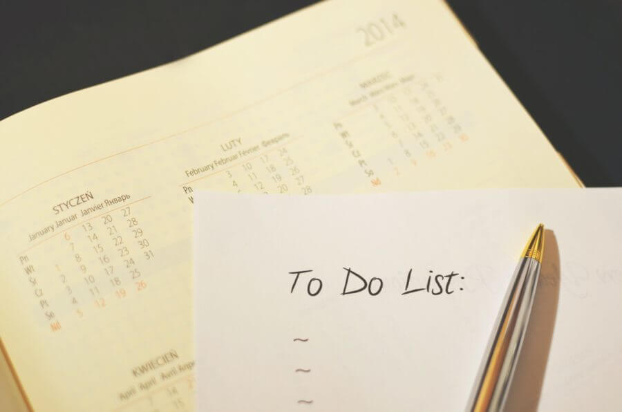 A to-do list ready for the long-distance movers