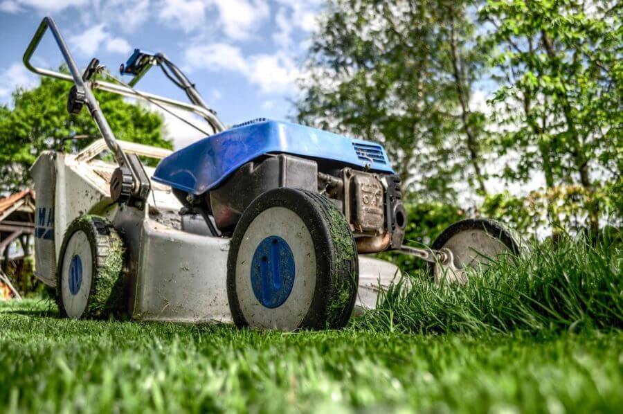 Lawnmowers need to be properly prepared before cross-country movers come