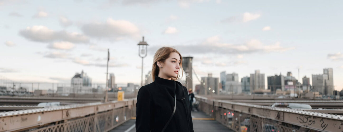 girl on a brooklyn bridge in New York