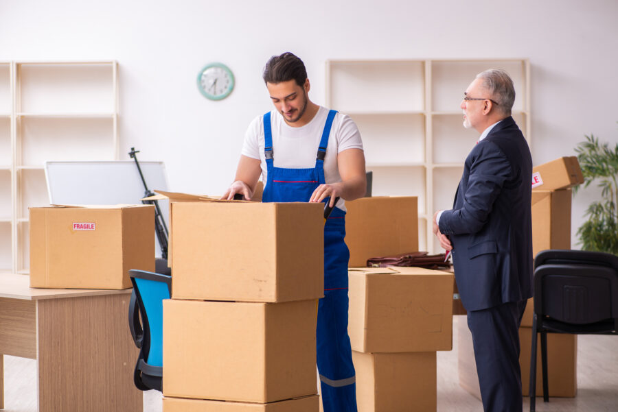 Professional cross country movers in Los Angeles moving furniture