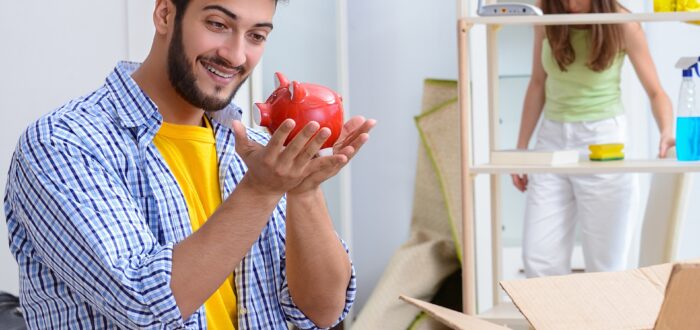 Person learning moving on a budget tops for cross-country moves from Los Angeles